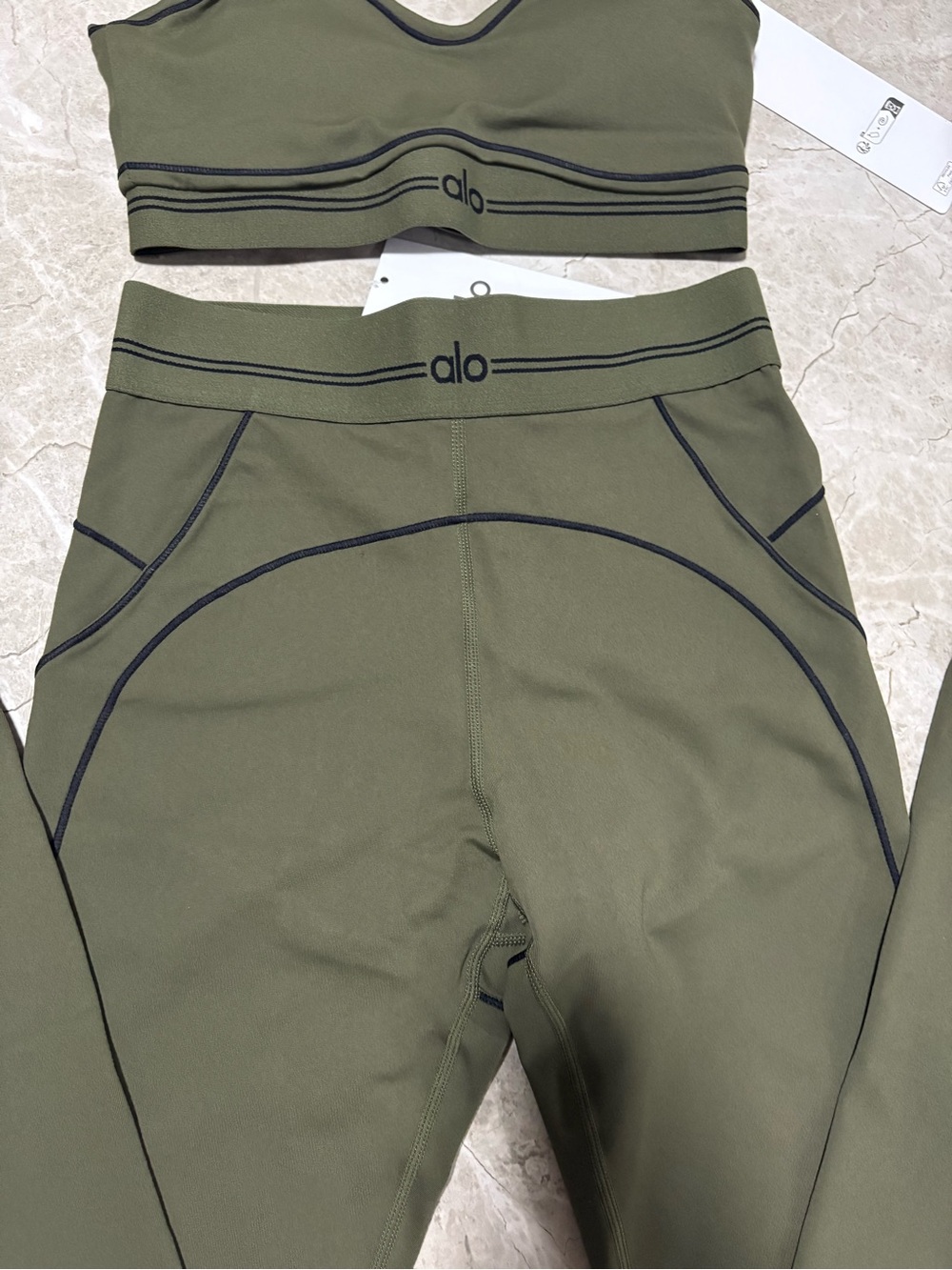 ALO Yoga Olive Green High-Rise Leggings & Matching Sports Bra Set - Picture 3 of 7